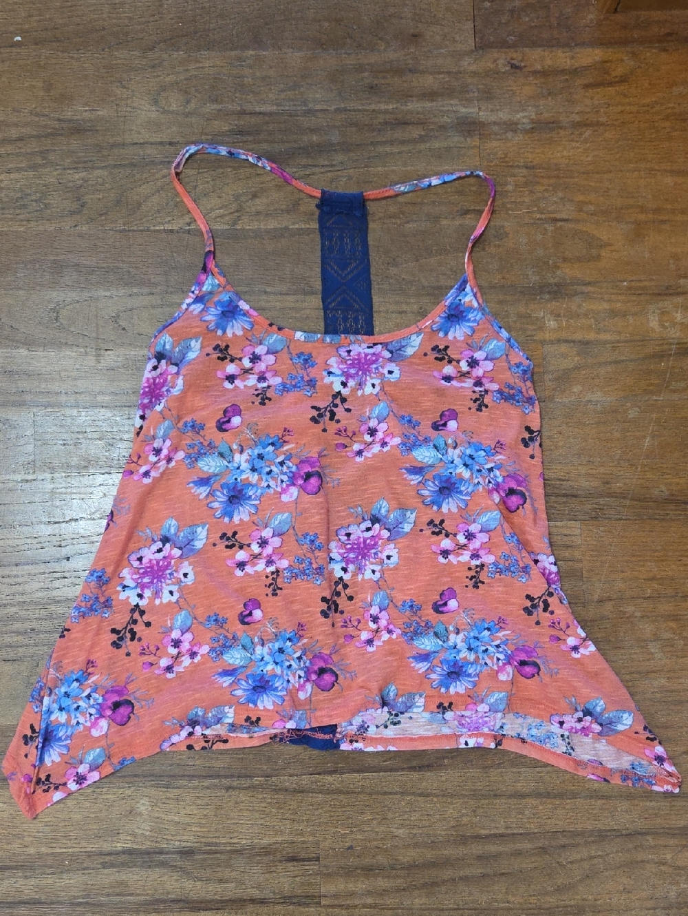 🔵3/$13 Bella D. Racerback Flowy Tank Top